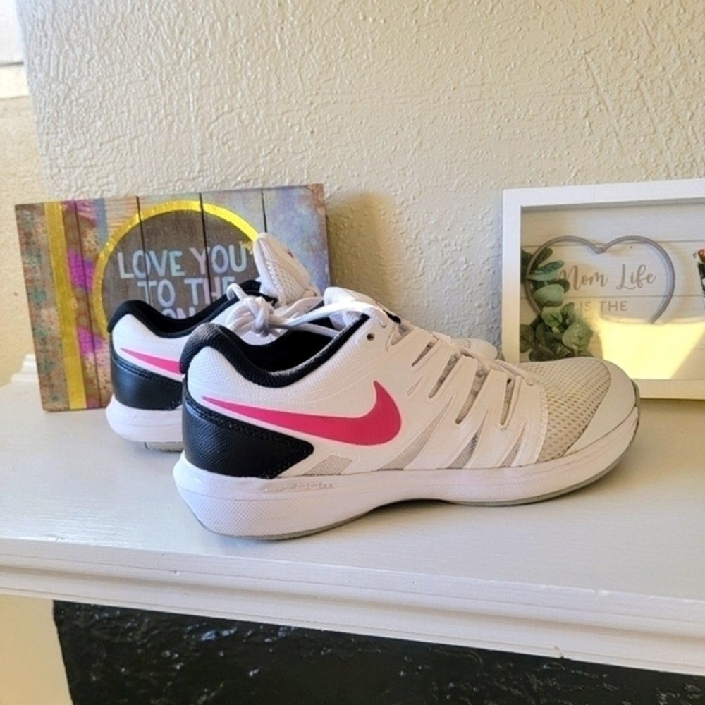 EUC Nike Air Zoom Prestige‎
